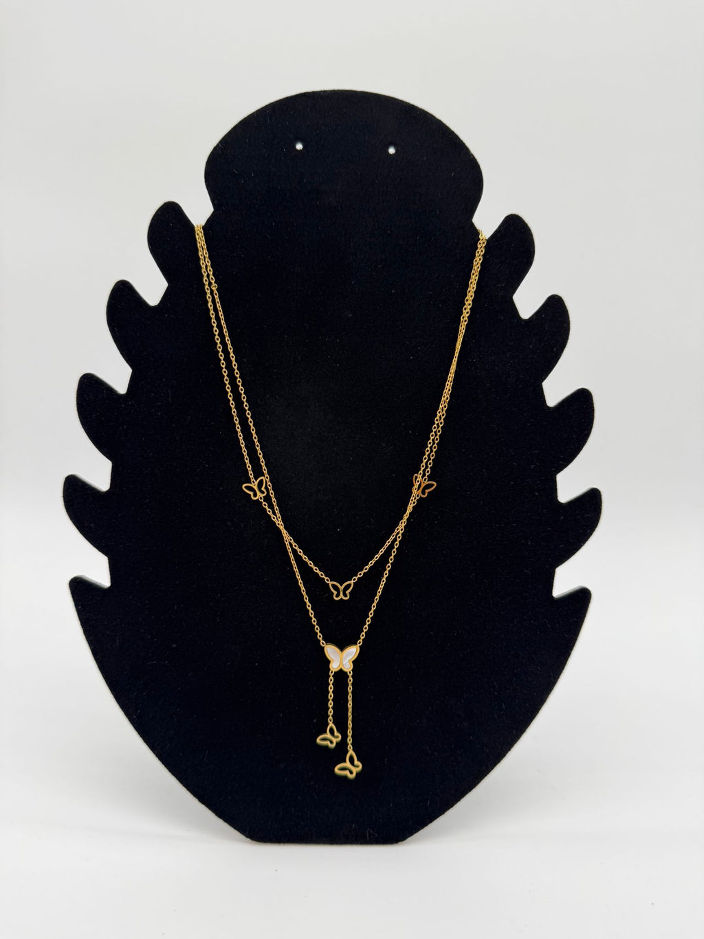 Collier en acier inoxydable doré papillon - détail