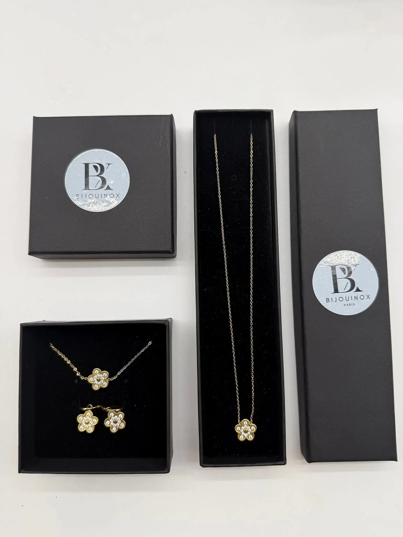Parure Fleur Élégance en acier inoxydable - ambiance