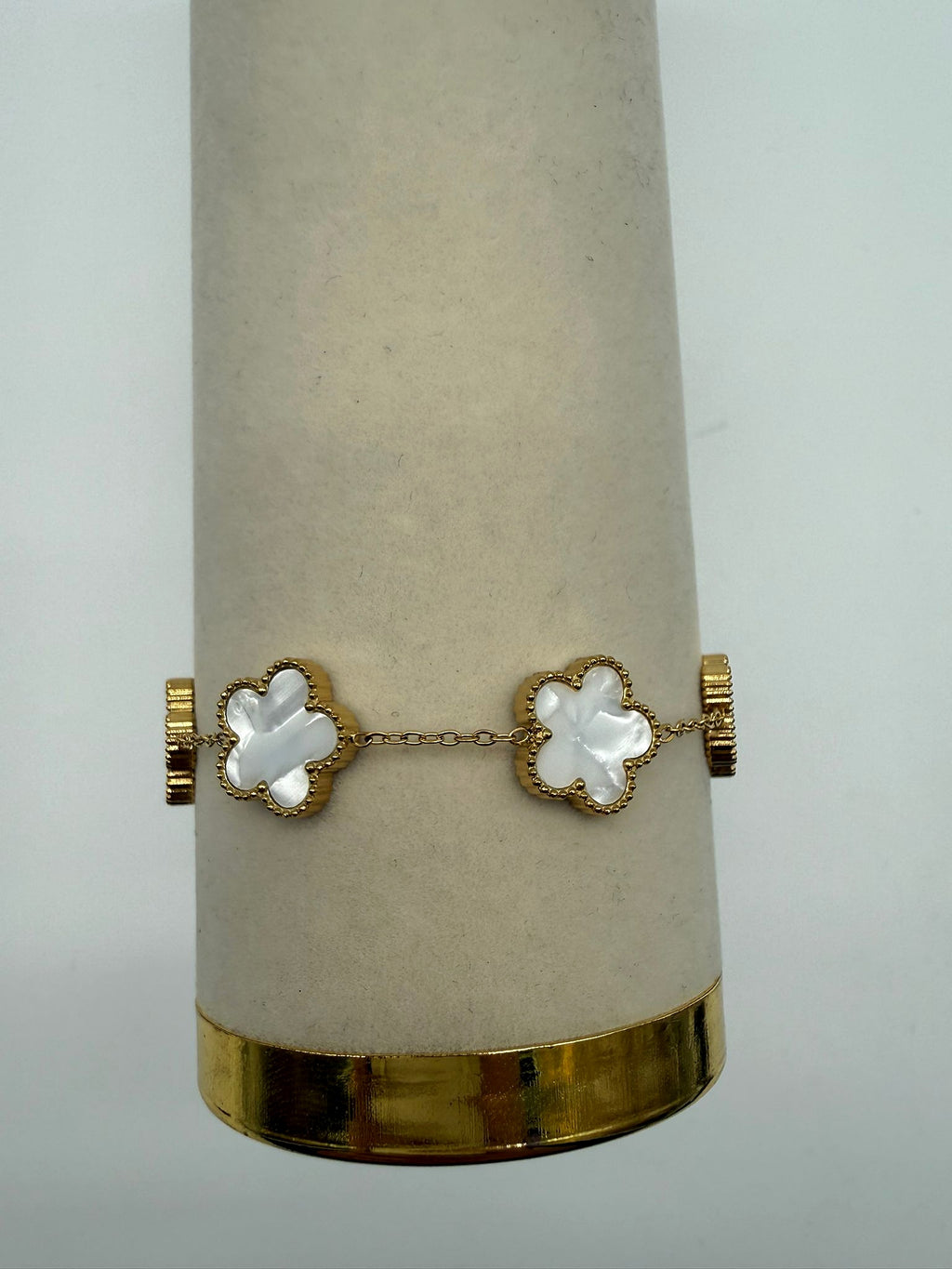 Bracelet en acier inoxydable doré trèfle nacré blanc Bijouinox Paris
