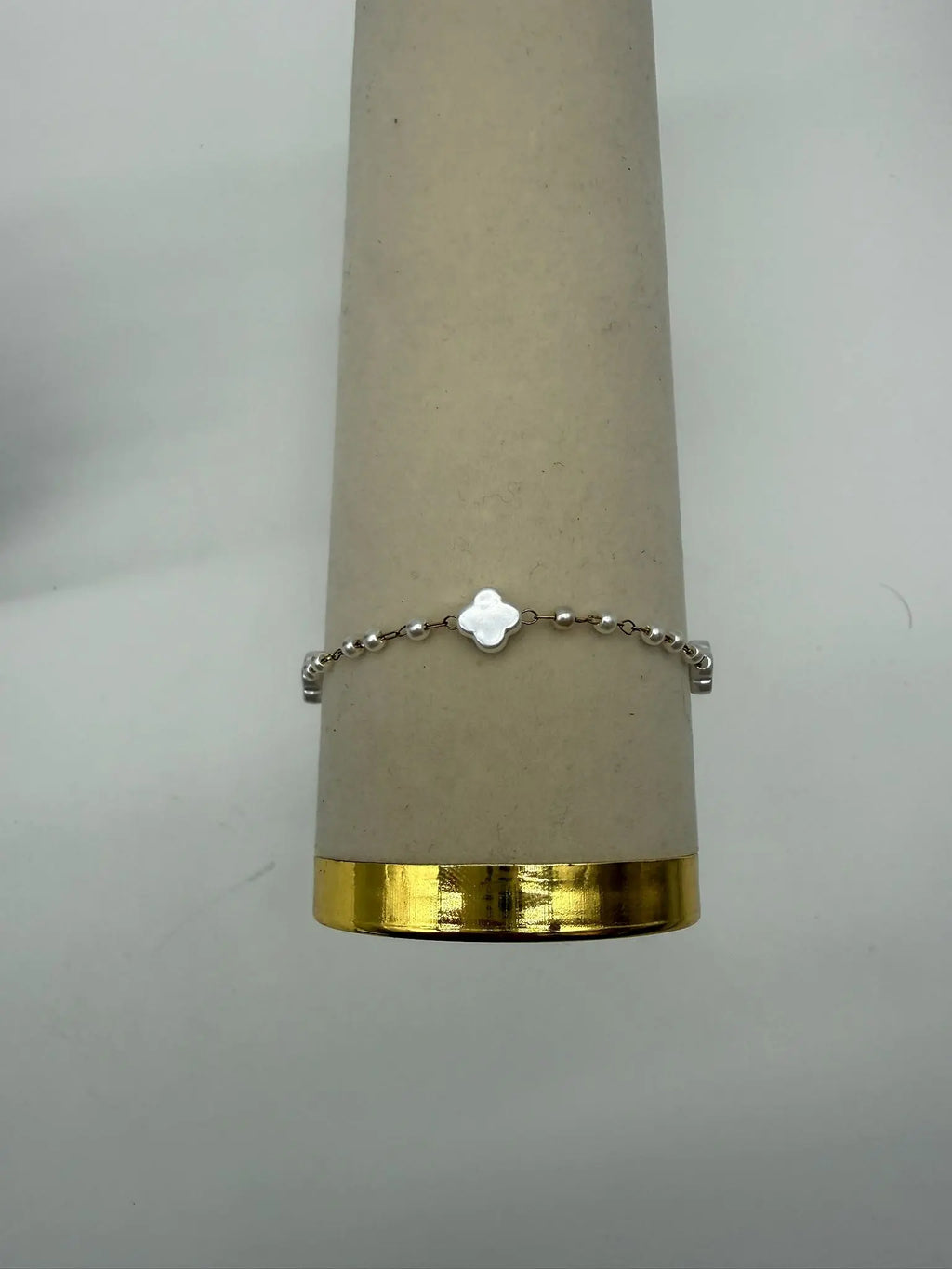 Parure Trèfle Perlé en acier inoxydable doré - détail trèfle et perles